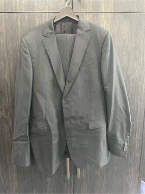 Zegna Drop 8 Men's Dark Gray Two-Button Tailored Suit Jacket. Extra slim fit